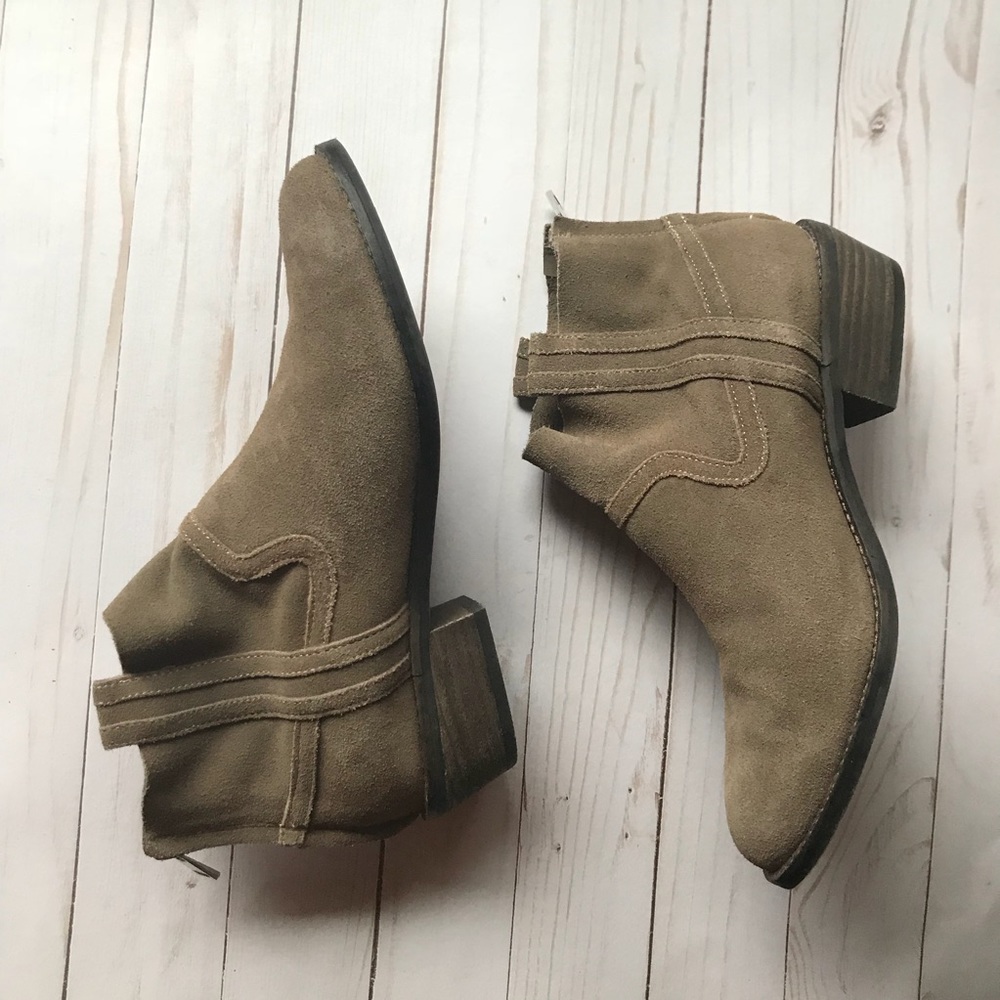 Dolce Vita Suede Booties Size 8